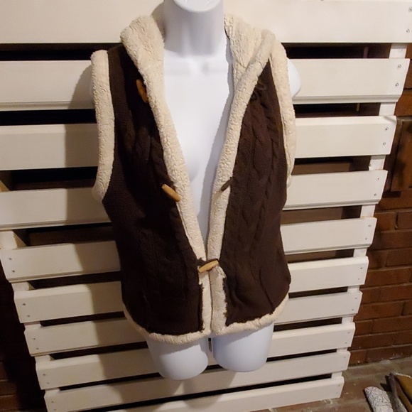 CARDUCCI sweater vest.             #392 - Picture 4 of 6